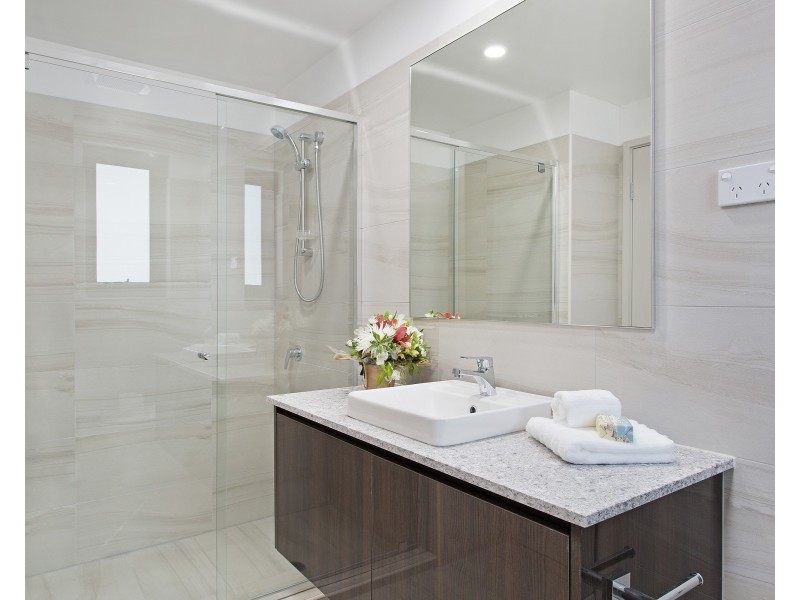 811/8 Hunt Street, Hamilton QLD 4007