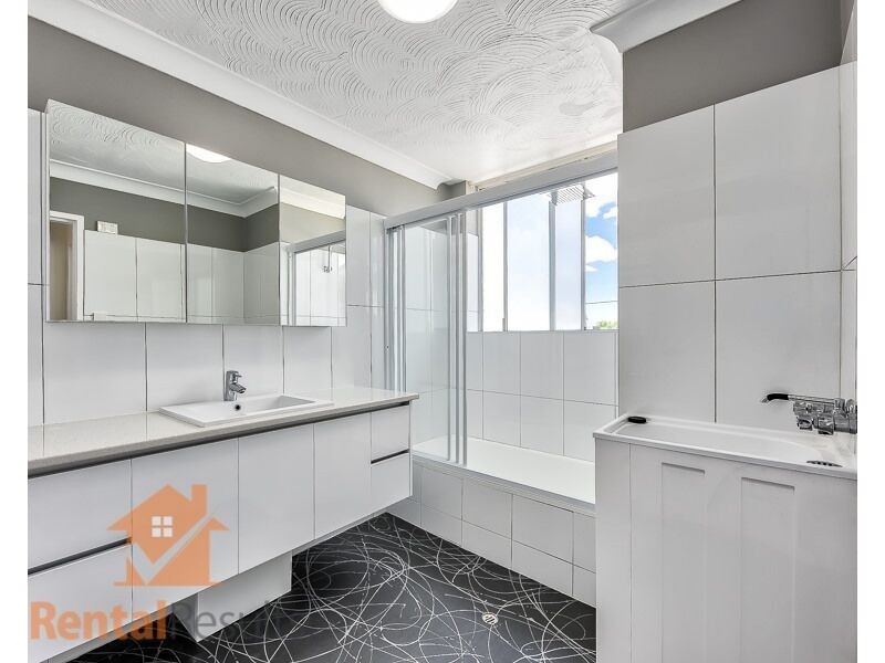 2/19  Augustus Street, Toowong QLD 4066