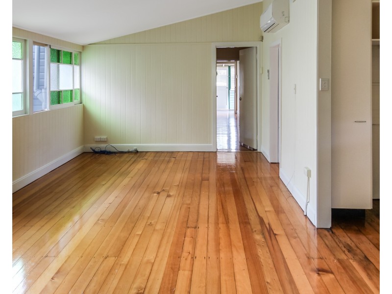 6 Bramston Terrace, Herston QLD 4006