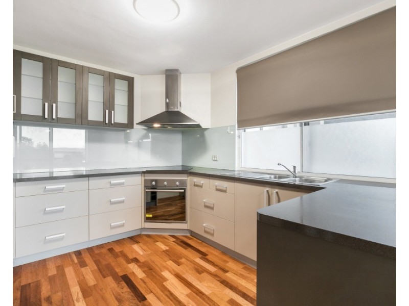 4/59 Sir Fred Schonell Drive, St Lucia QLD 4067