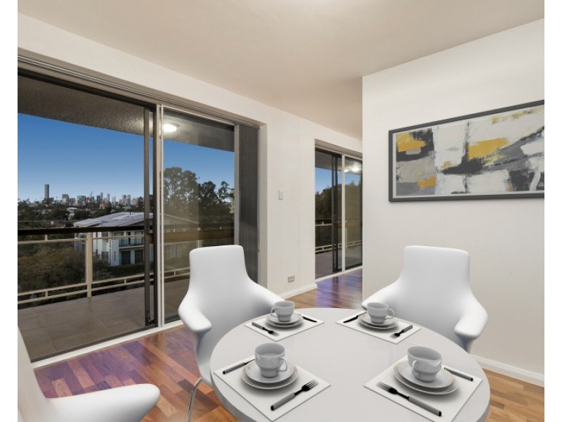 4/59 Sir Fred Schonell Drive, St Lucia QLD 4067