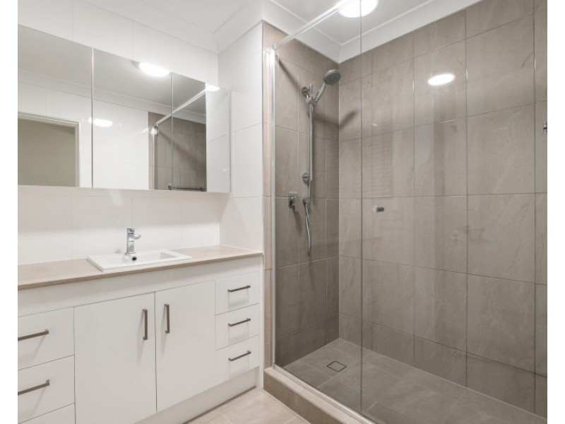 4/59 Sir Fred Schonell Drive, St Lucia QLD 4067