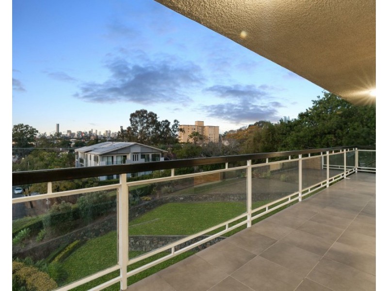 4/59 Sir Fred Schonell Drive, St Lucia QLD 4067