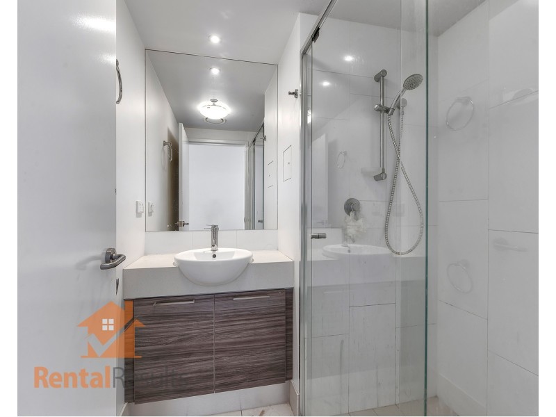 20703/8 Harbour Road, Hamilton QLD 4007