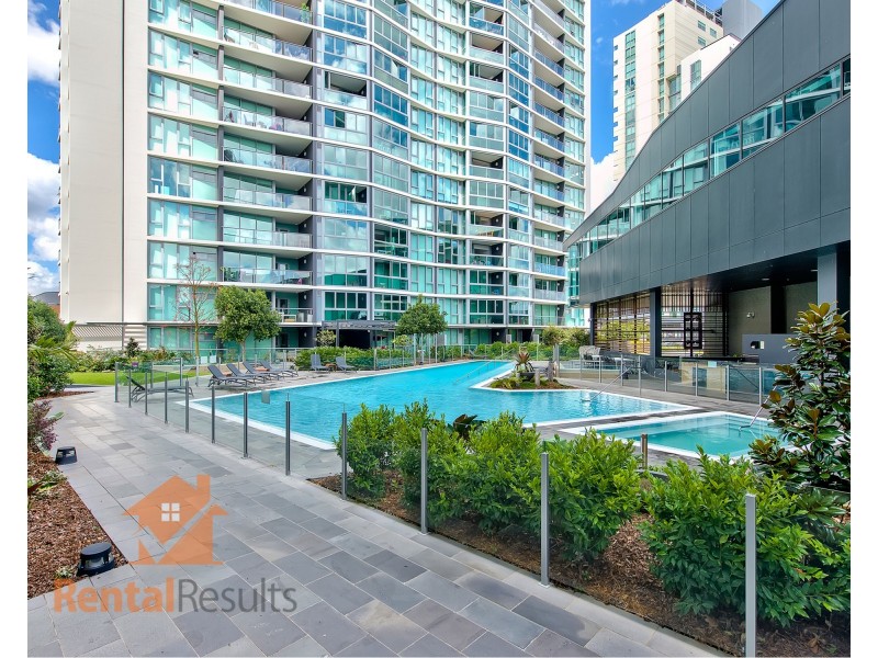 20703/8 Harbour Road, Hamilton QLD 4007