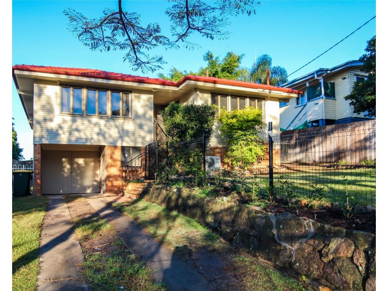 8 Burbank Street, Stafford Heights QLD 4053