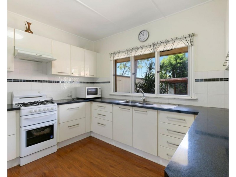 15 Strathdale Street, Aspley QLD 4034