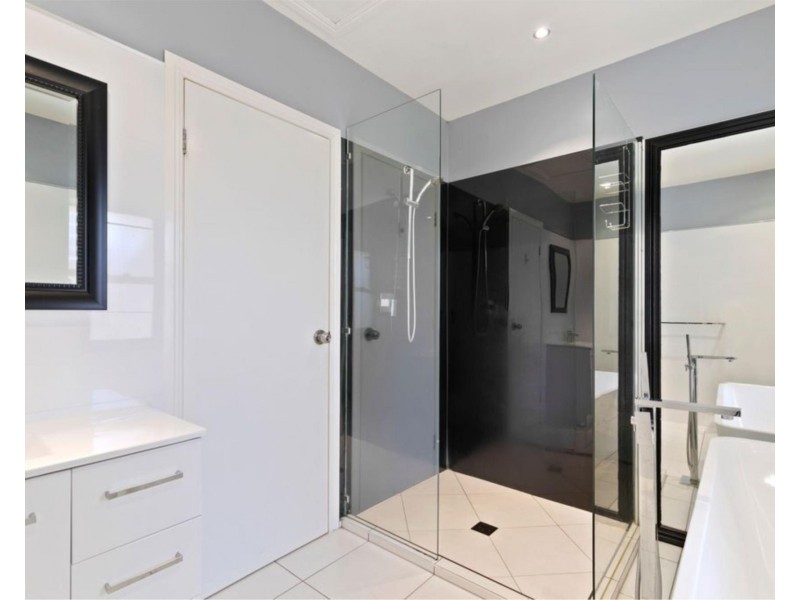 15 Strathdale Street, Aspley QLD 4034