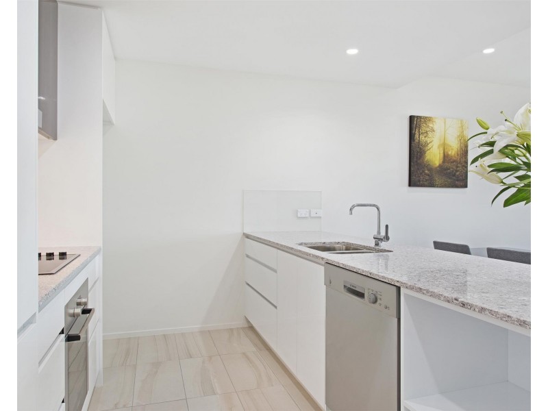 603/8 Hunt Street, Hamilton QLD 4007