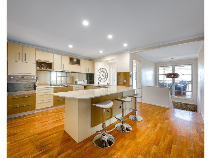 90 Erica Street, Cannon Hill QLD 4170