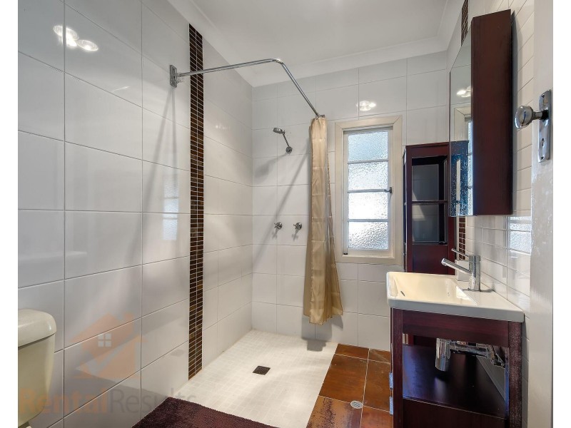 90 Erica Street, Cannon Hill QLD 4170