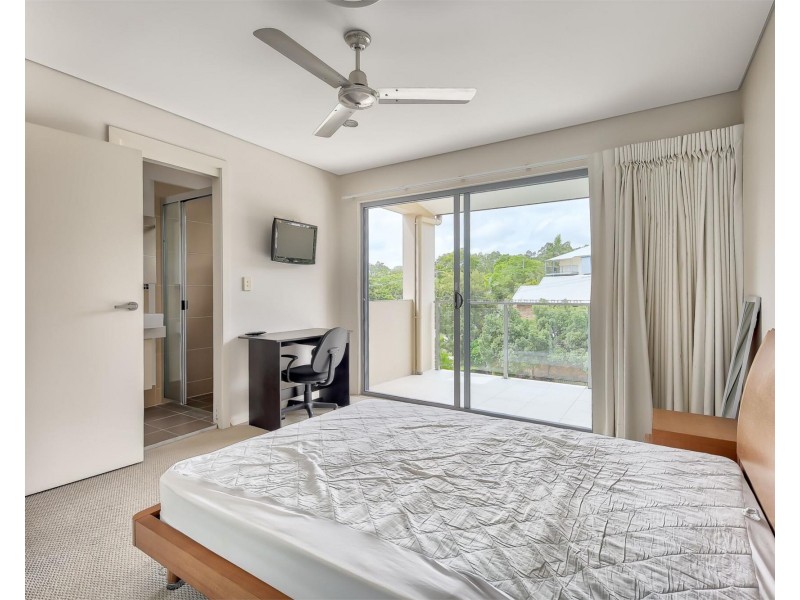 61 Douglas Street, St Lucia QLD 4067