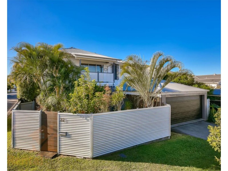 32 Eleventh Avenue, Kedron QLD 4031