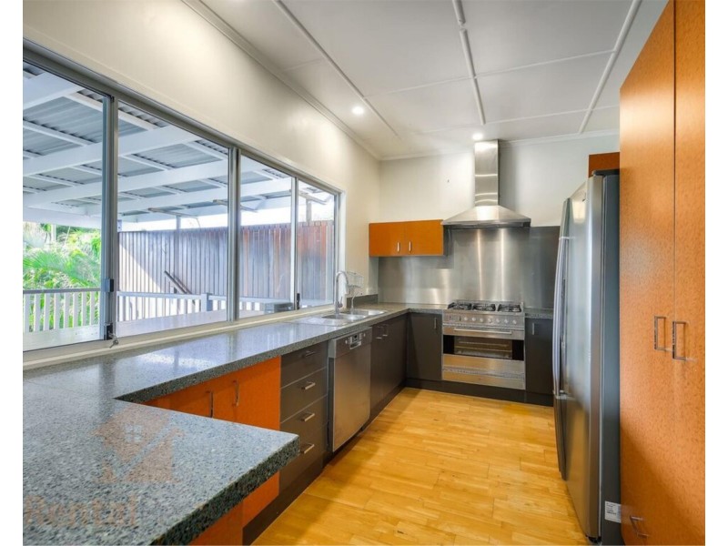 32 Eleventh Avenue, Kedron QLD 4031