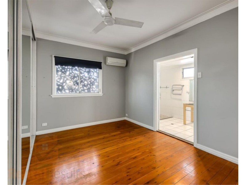 32 Eleventh Avenue, Kedron QLD 4031