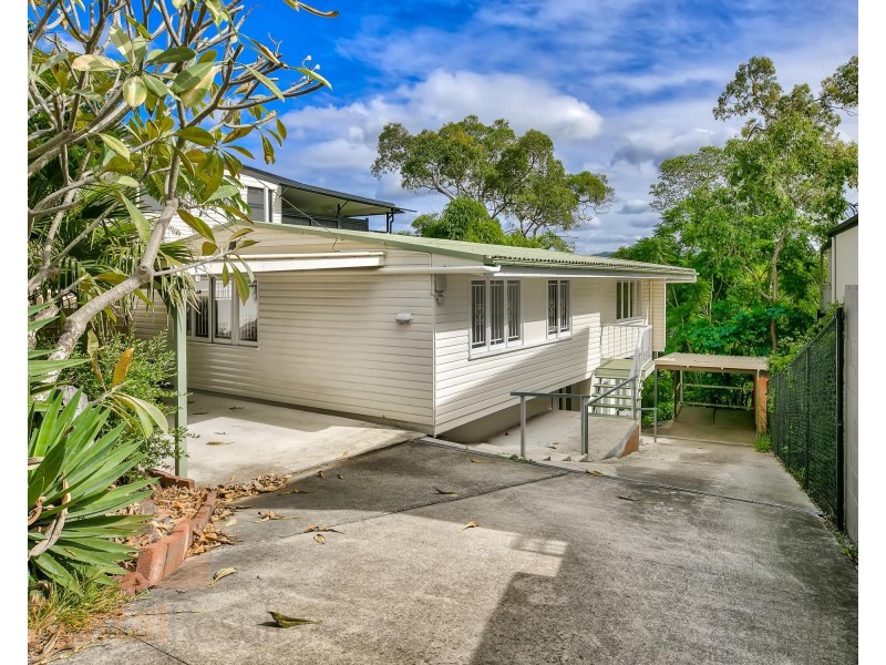 116 Central Avenue, St Lucia QLD 4067