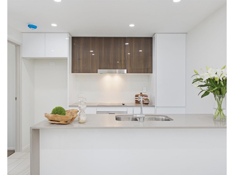 811/8 Hunt Street, Hamilton QLD 4007