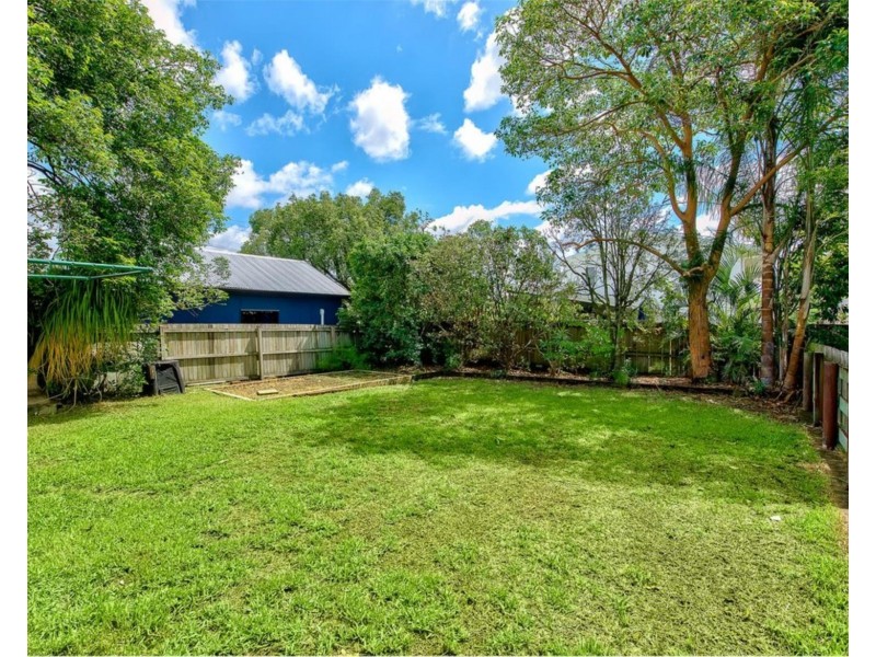 4 Thirteenth Avenue, Kedron QLD 4031