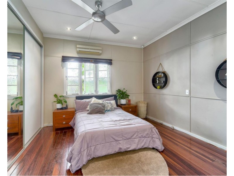 4 Thirteenth Avenue, Kedron QLD 4031