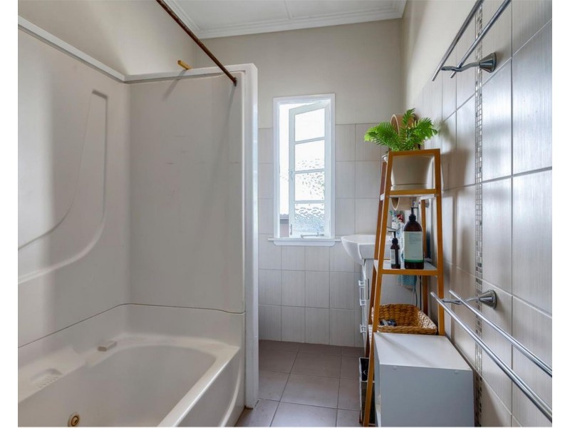 4 Thirteenth Avenue, Kedron QLD 4031