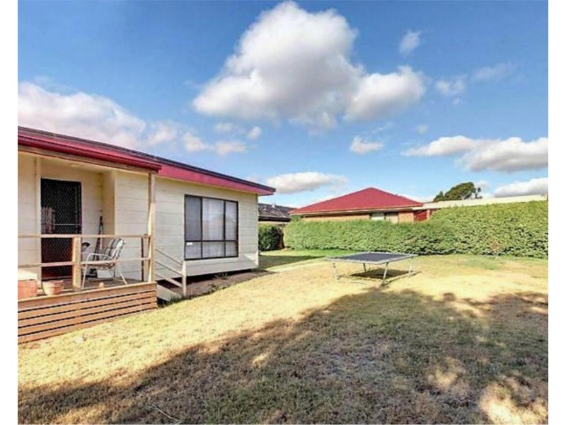 23 Campaspe Crescent, Brookfield VIC 3338