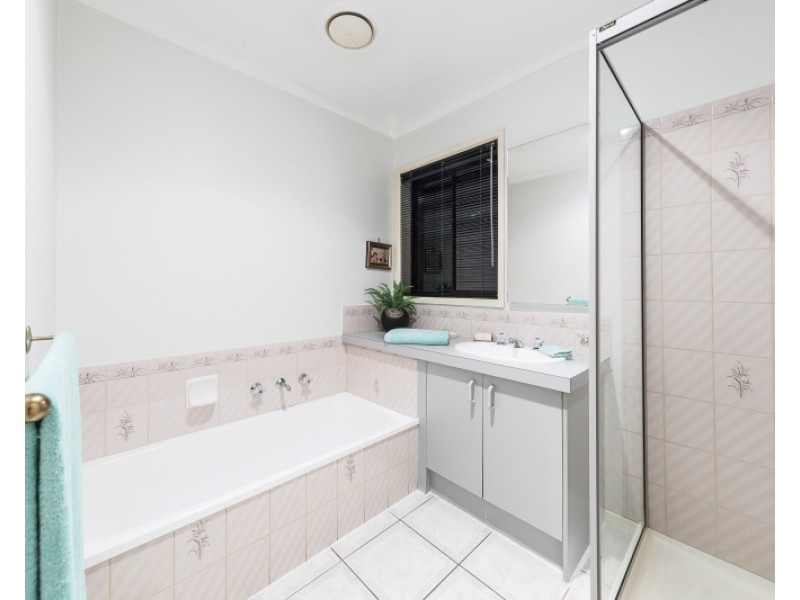 9 Lemco Walk, Delahey VIC 3037