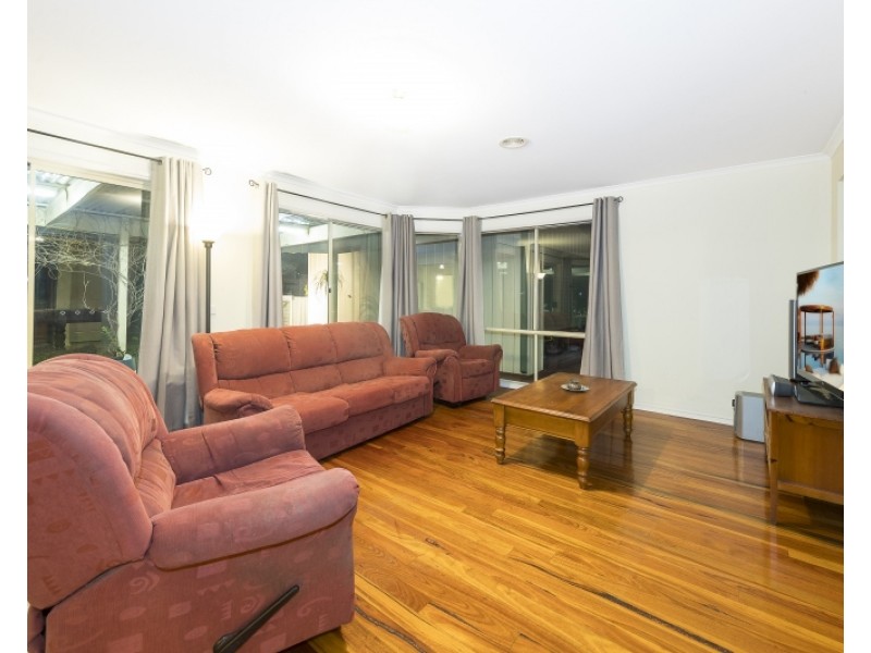 6  Barwon Street, Taylors Hill VIC 3037