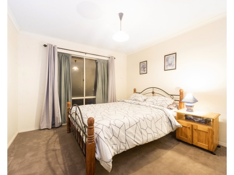 6  Barwon Street, Taylors Hill VIC 3037