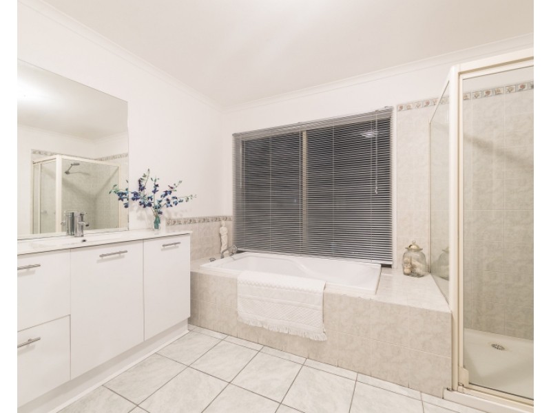 6  Barwon Street, Taylors Hill VIC 3037