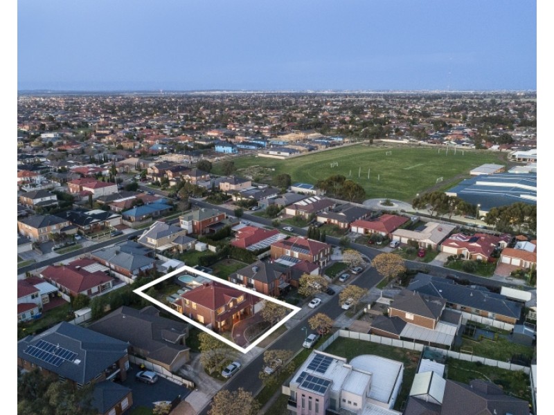 6  Barwon Street, Taylors Hill VIC 3037