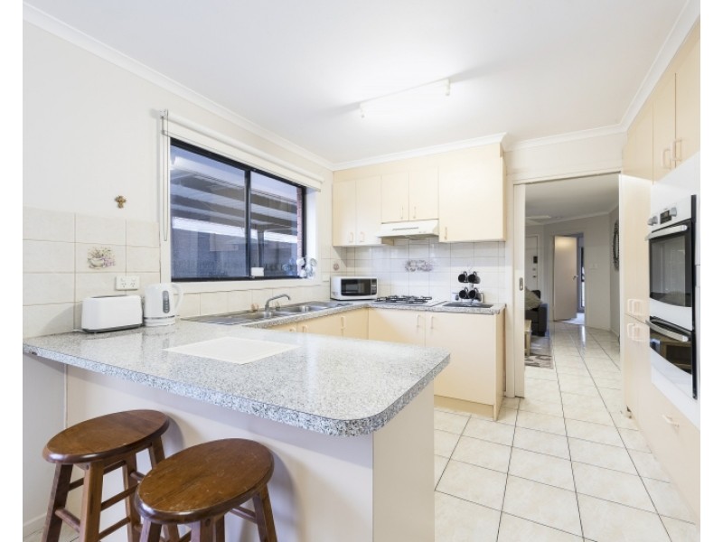 13 Barley Court, Delahey VIC 3037