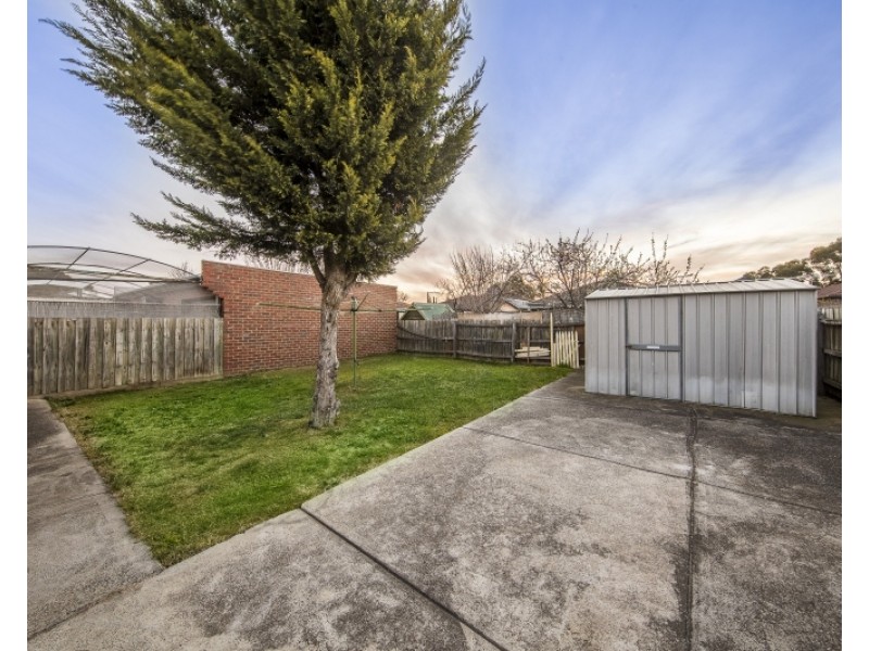 13 Barley Court, Delahey VIC 3037