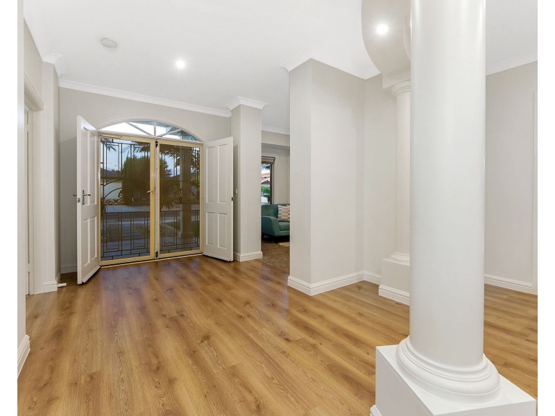 29 Loddon Drive, Taylors Hill VIC 3037