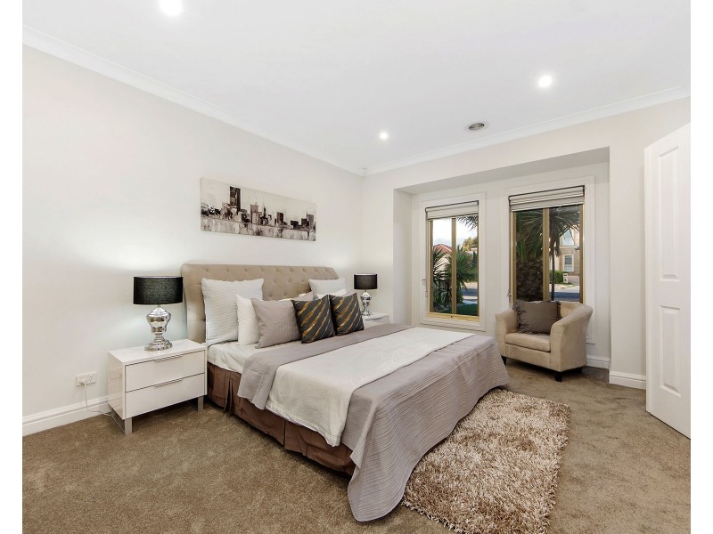 29 Loddon Drive, Taylors Hill VIC 3037