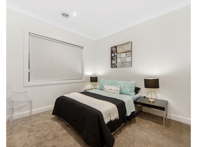 29 Loddon Drive, Taylors Hill VIC 3037