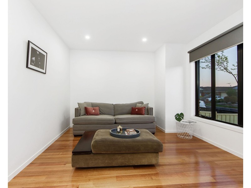 102 Allenby Road, Hillside VIC 3037