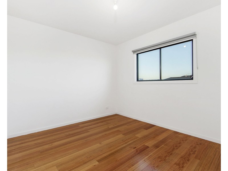 102 Allenby Road, Hillside VIC 3037