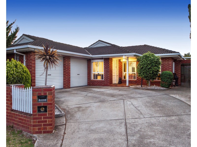 9 Pollock Court, Delahey VIC 3037