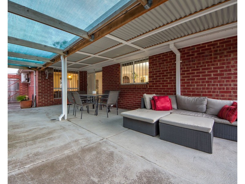 9 Pollock Court, Delahey VIC 3037