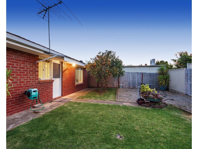 9 Pollock Court, Delahey VIC 3037