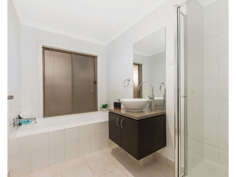 9 Manny Paul Circuit, Burnside Heights VIC 3023