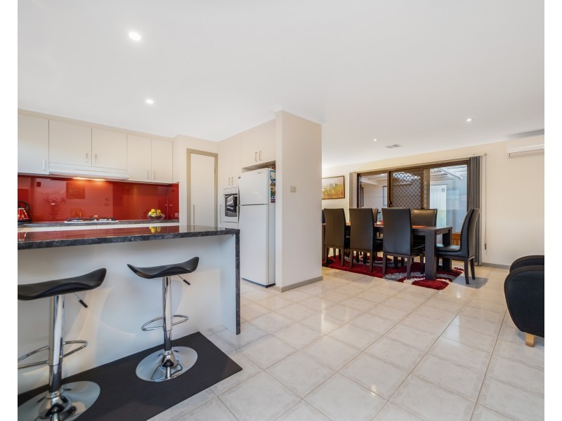 14 Poltava Walk, Delahey VIC 3037