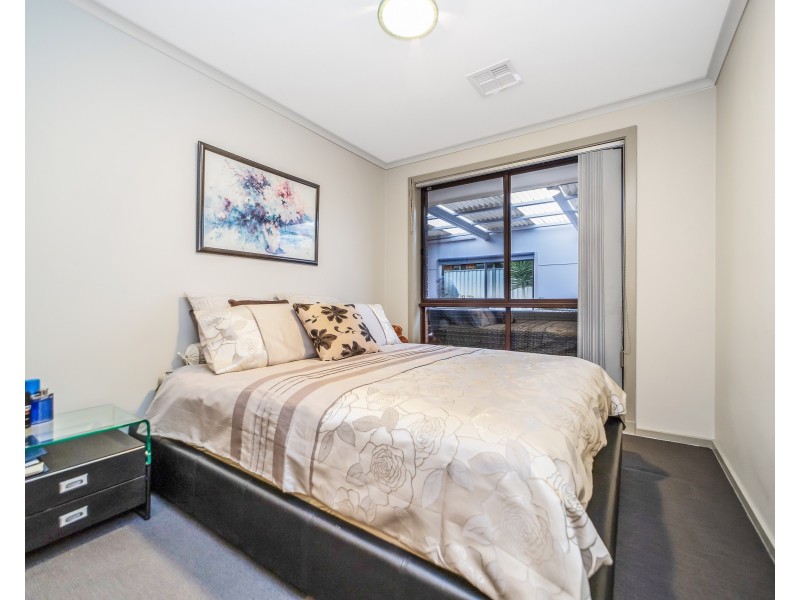 14 Poltava Walk, Delahey VIC 3037