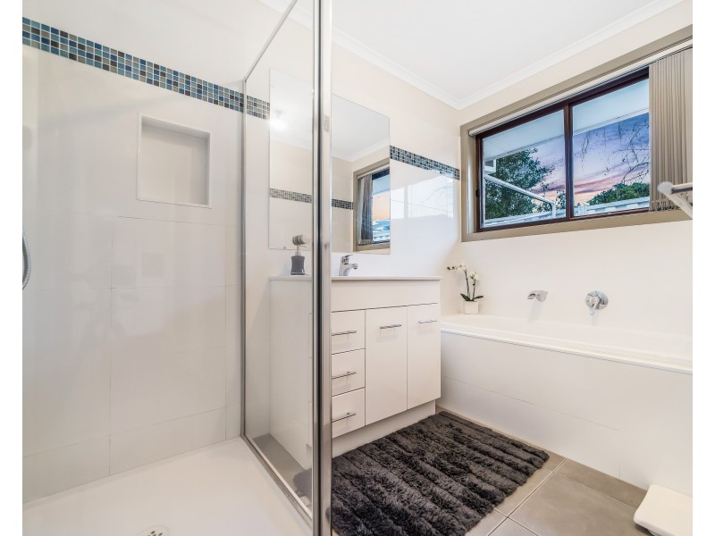 14 Poltava Walk, Delahey VIC 3037