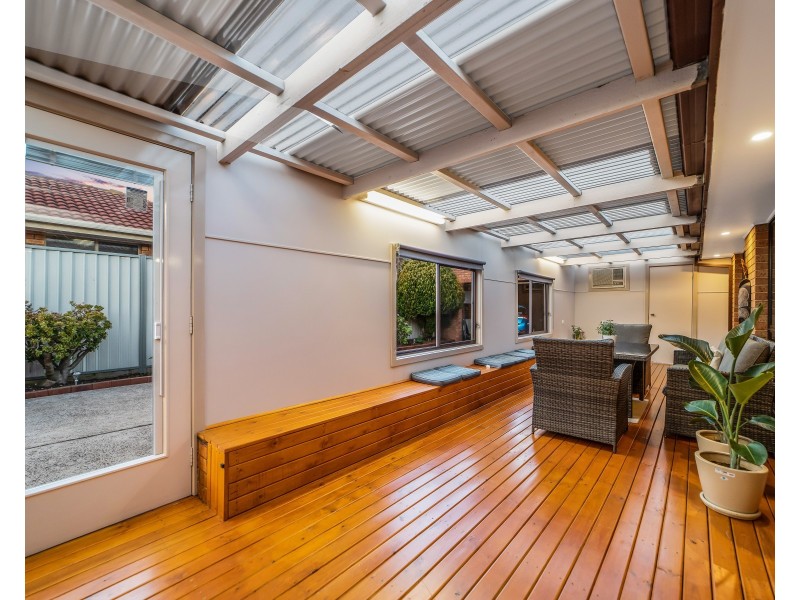 14 Poltava Walk, Delahey VIC 3037