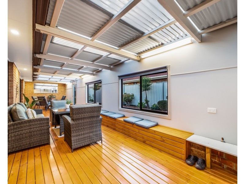 14 Poltava Walk, Delahey VIC 3037