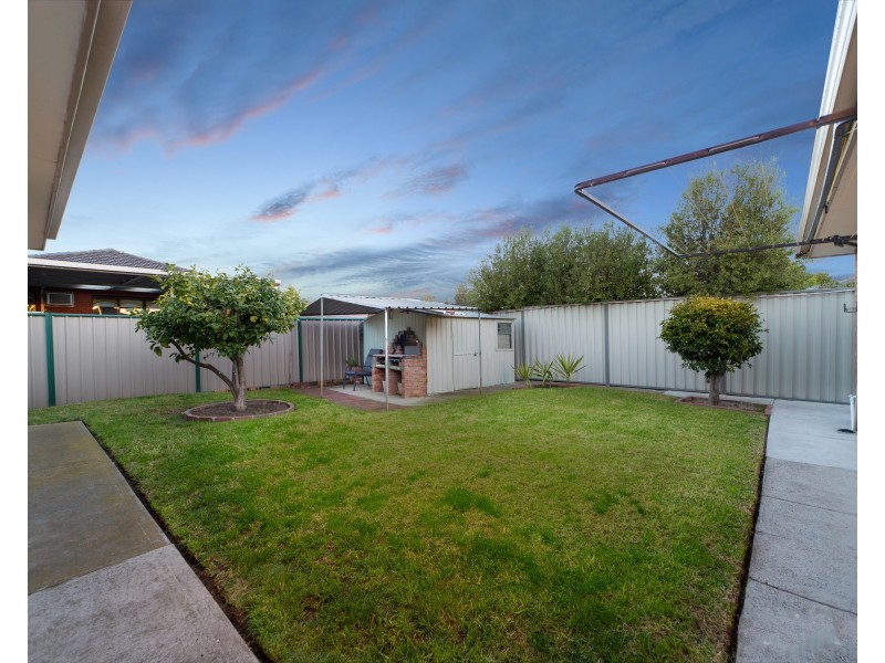 14 Poltava Walk, Delahey VIC 3037