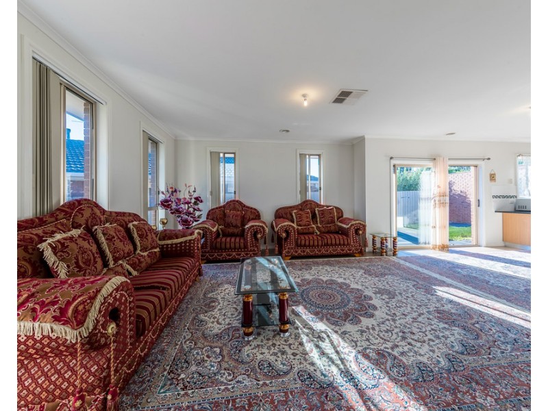 1/12 Eureka Court, Kings Park VIC 3021