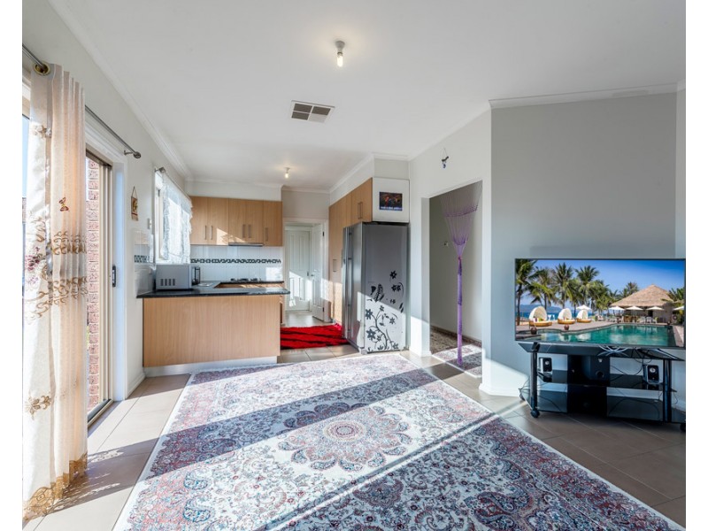 1/12 Eureka Court, Kings Park VIC 3021