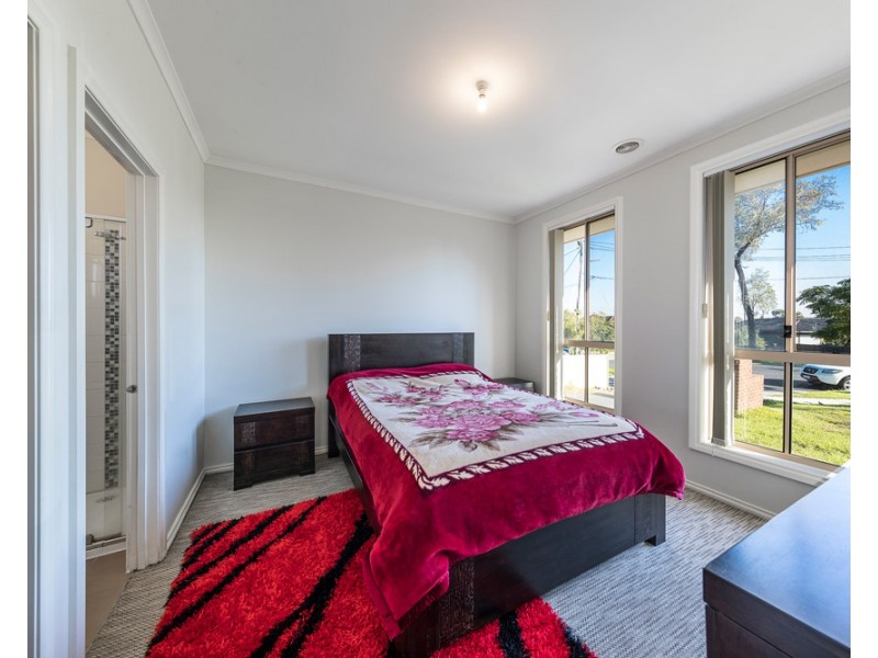 1/12 Eureka Court, Kings Park VIC 3021